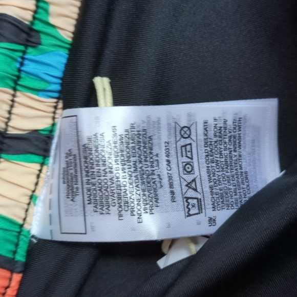 NWT High Waisted Multicolored Abstract Print Graphic Shorts Maximalist Athletic - Picture 5 of 13